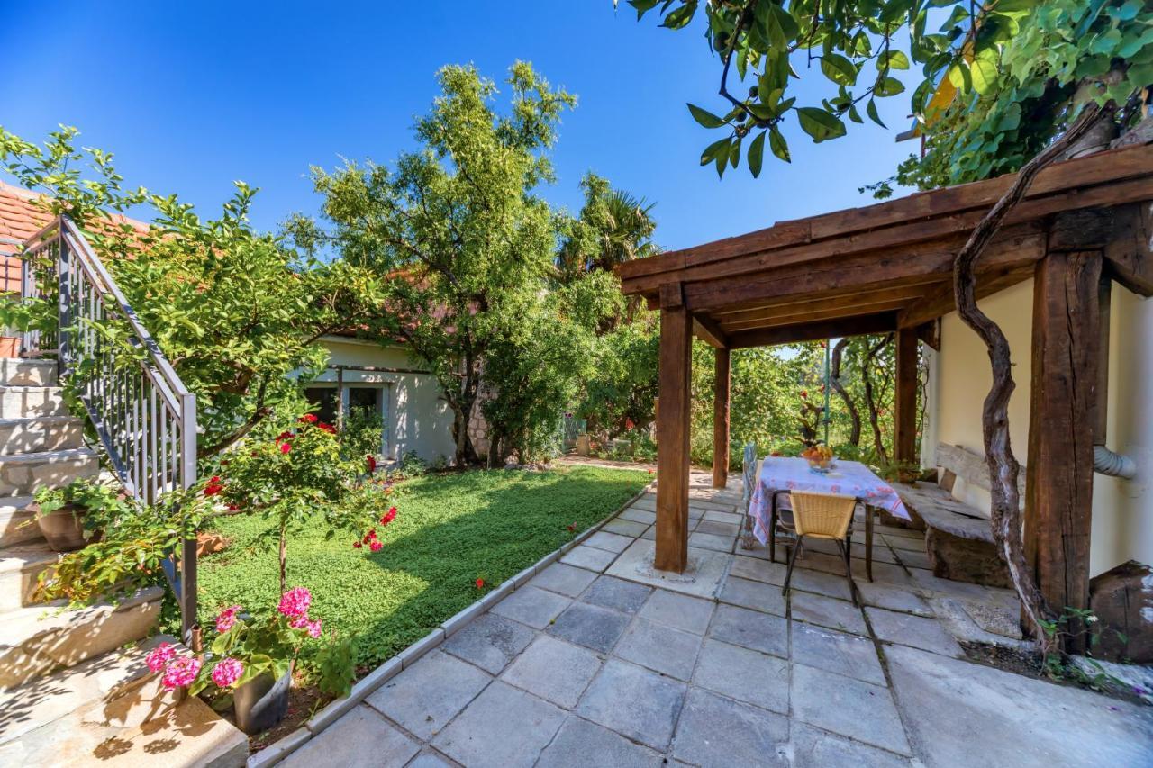 Apartment Magazini Petrovac エクステリア 写真